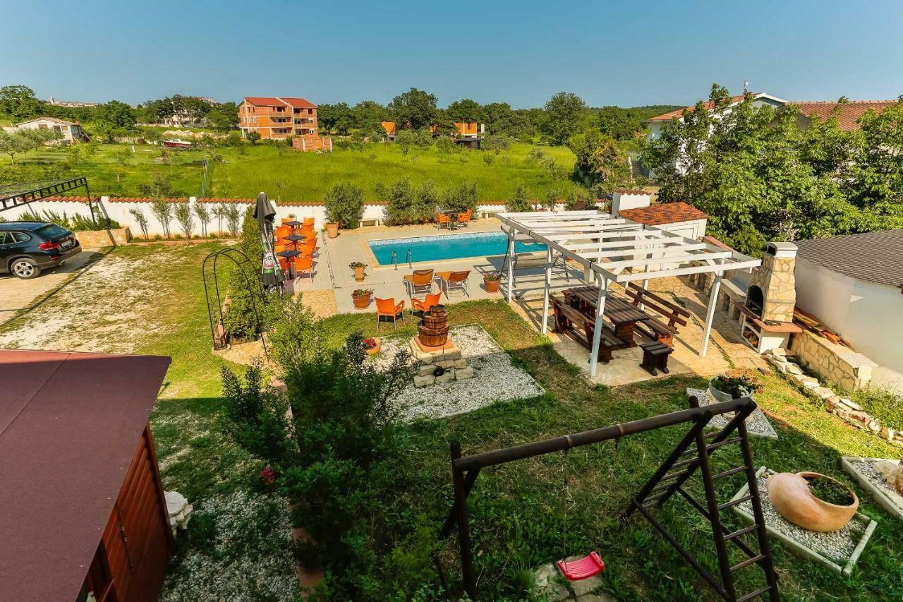 Apartments Dora Victoria Dream Medulin Exterior foto