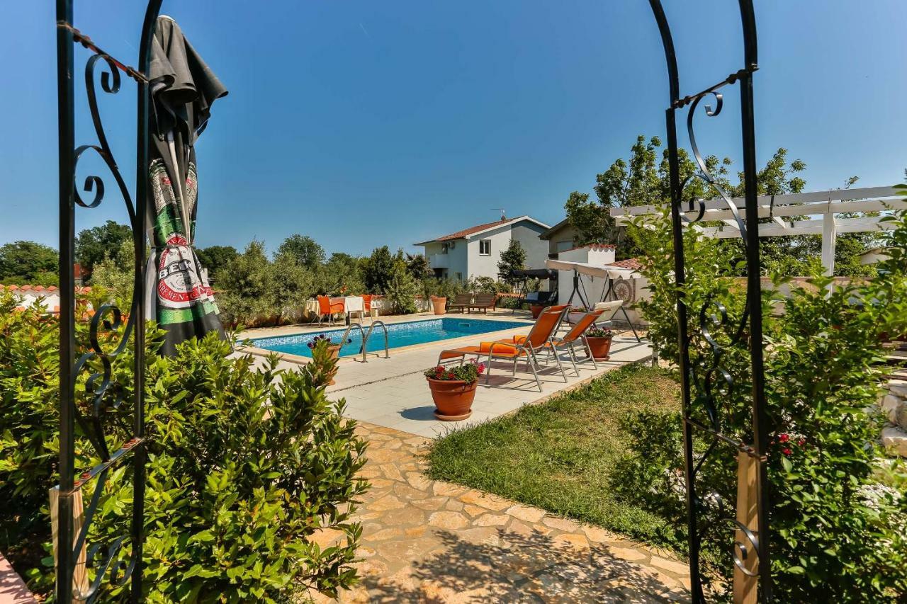 Apartments Dora Victoria Dream Medulin Exterior foto