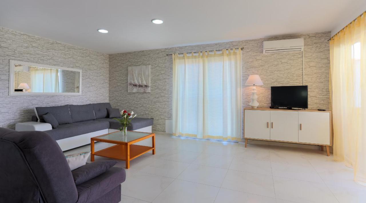 Apartments Dora Victoria Dream Medulin Exterior foto